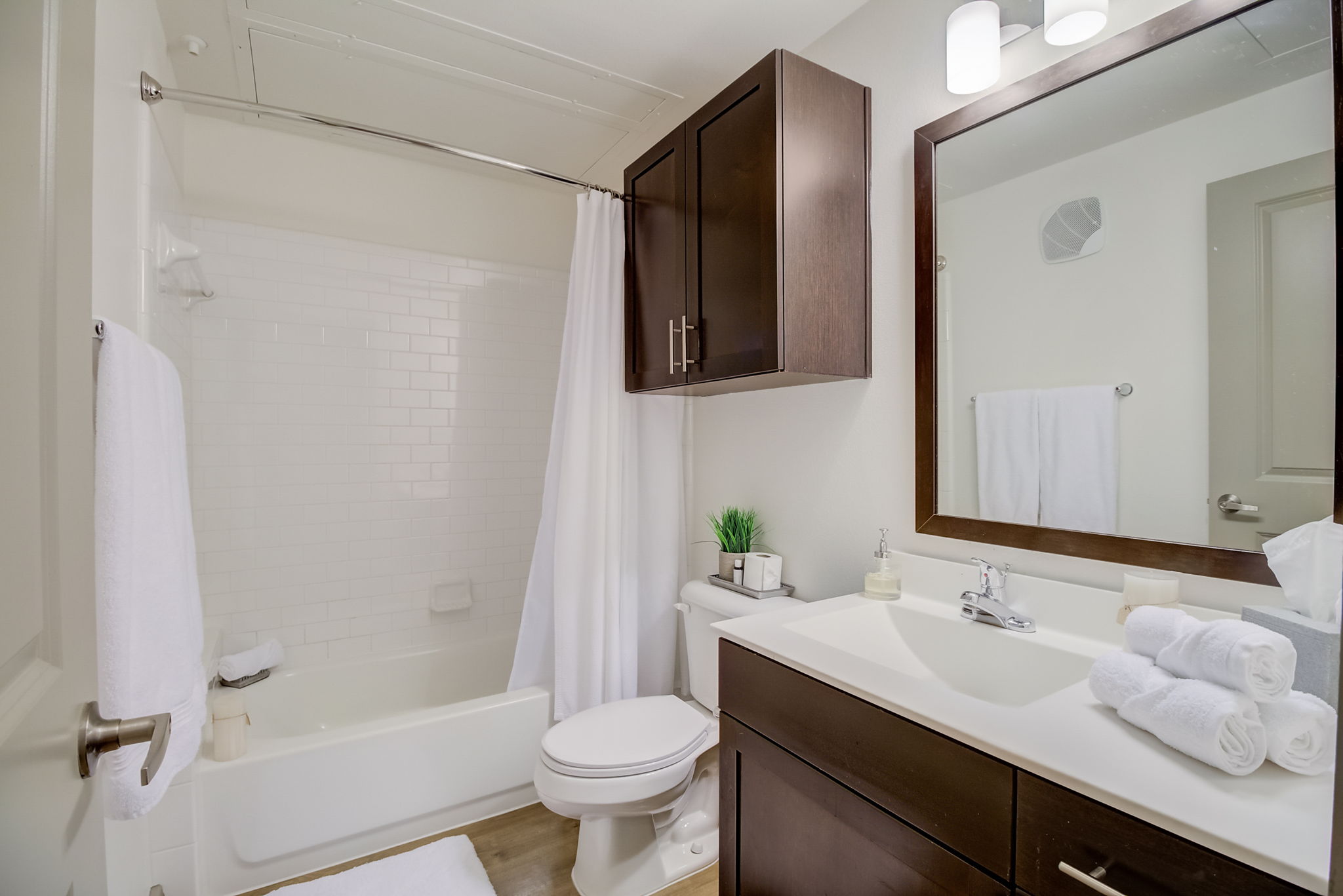 Loft and Row Image 7